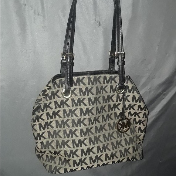 Michael Kors Handbags - Michael Kors Purse